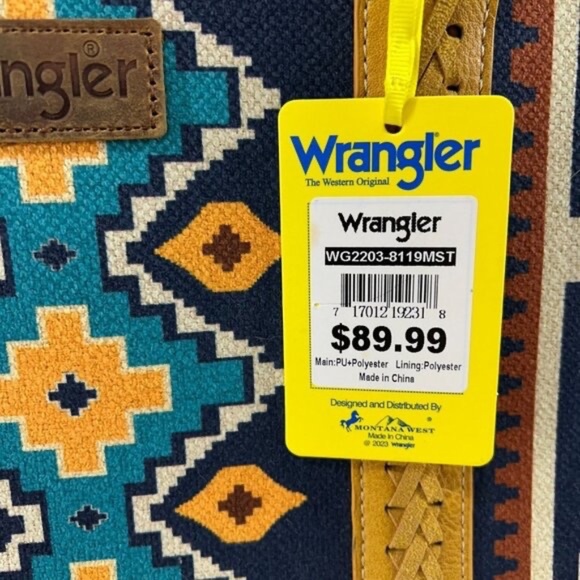 Wrangler Southwestern Aztec Print Canvas Wide Tote – Montana  Wrangler Southwestern Pattern Dual Sided Print Canvas Wide Tote Mustard